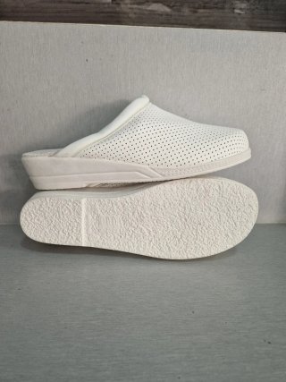 Zuecos de piel blancos talla 41 nuevos