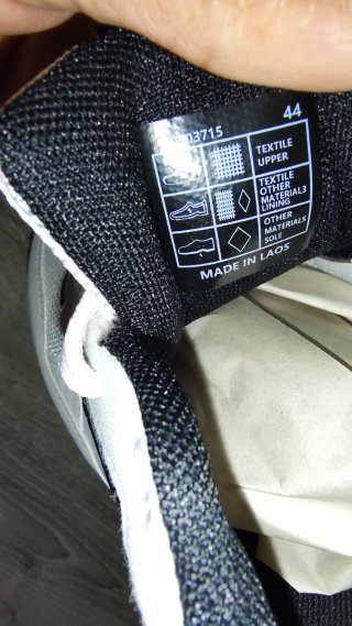 Zapatillas deportivas grises y blancas talla 44