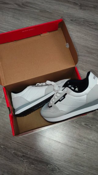 Zapatillas deportivas grises y blancas talla 44