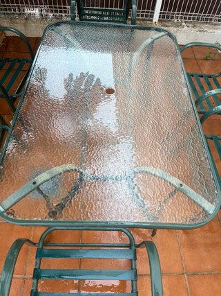 Mesa y 6 sillas de exterior