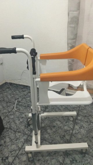Silla transferencia en muy buen estado. Poco uso