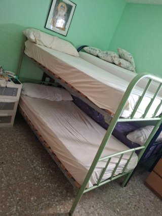 (EN HUELVA)  Litera metálica 90x190cm con colchone