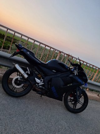 Yamaha TZR 50 Negra y Azul
