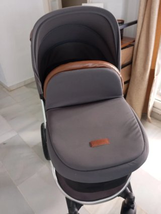Carro de bebé con capazo y silla