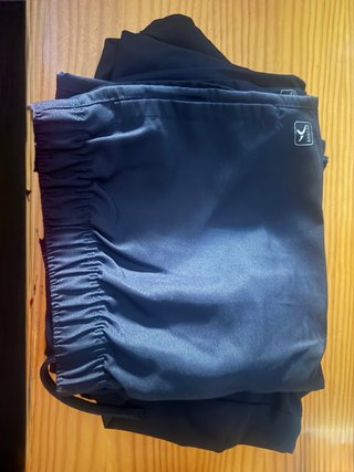 3 pantalones talla grande.