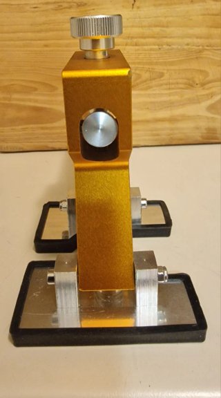 Máquina quita golpes