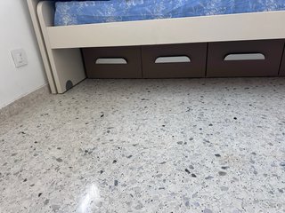 Dormitorio juvenil con dos colchones