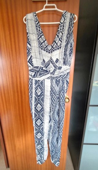 Mono estampado azul y blanco