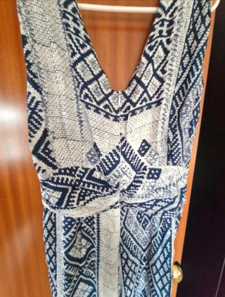 Mono estampado azul y blanco