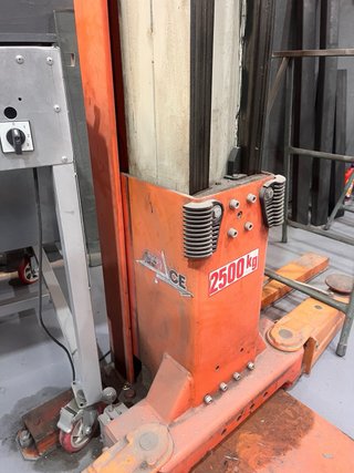 Equipamiento completo taller mecánico