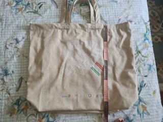 Borsone beige con doppi manici e tasca interna