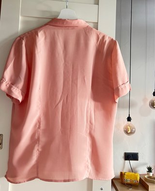 Camisa rosa de verano