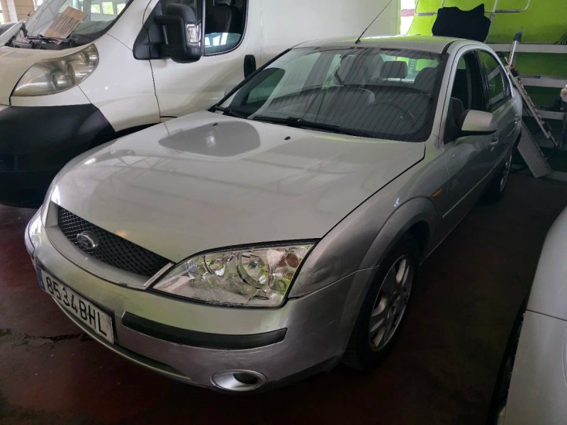 Ford Mondeo 2001 - foto 1