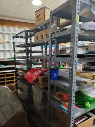 Estanterías y mostradores de librería/papelería