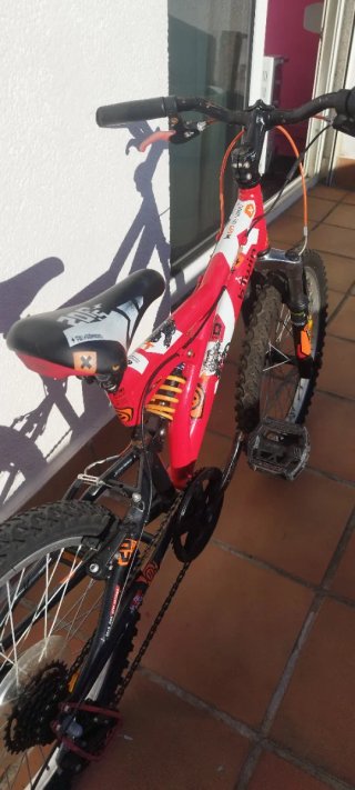Bicicleta Montaña Suspensión delantera y trasera