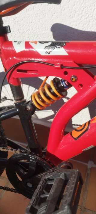 Bicicleta Montaña Suspensión delantera y trasera