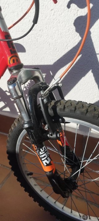 Bicicleta Montaña Suspensión delantera y trasera