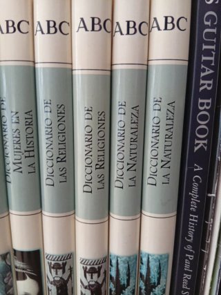Diccionarios temáticos. 12 libros literatura, cien