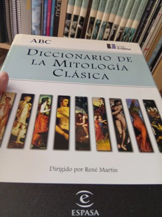 Diccionarios temáticos. 12 libros literatura, cien