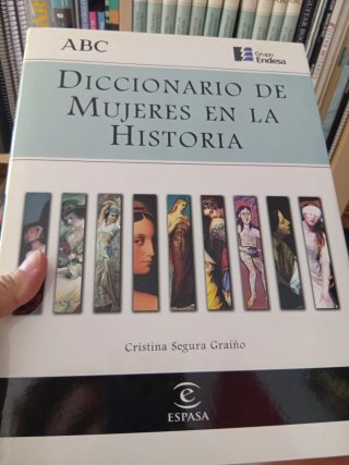 Diccionarios temáticos. 12 libros literatura, cien
