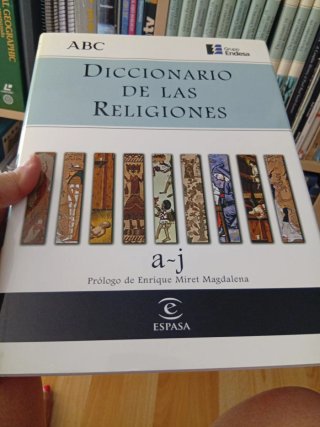 Diccionarios temáticos. 12 libros literatura, cien