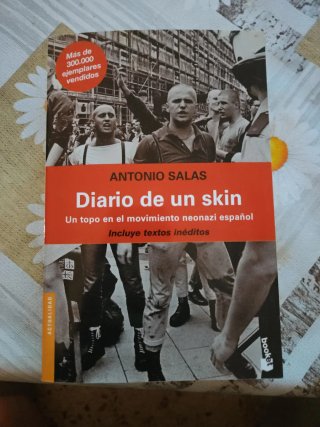 Diario de un skin un topo en el movimiento neon...