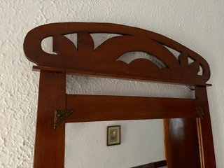 RECIBIDOR CLÁSICO DE MADERA CON ESPEJO A JUEGO