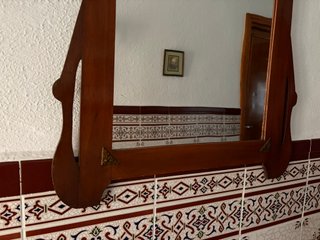 RECIBIDOR CLÁSICO DE MADERA CON ESPEJO A JUEGO