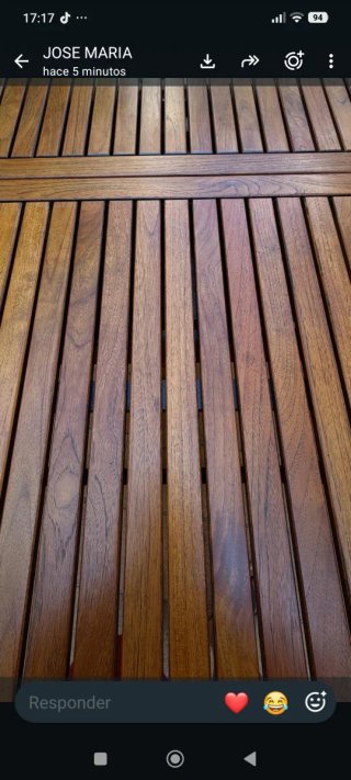 Mesa y 6 butacas de teca maciza para jardín