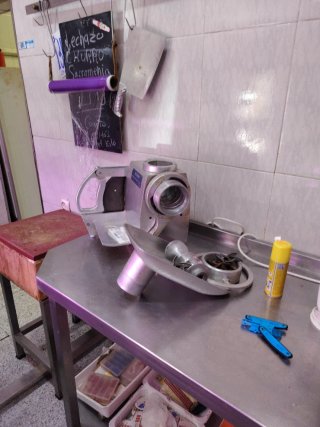 Maquinaria y mobiliario de carnicería
