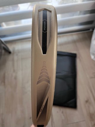 Pala Bullpadel Vertex 04 W 2025