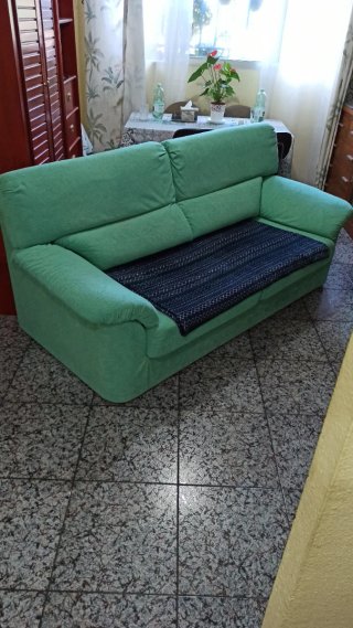 Sofá de 3 plazas verde