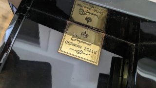 Piano de pared Samick negro