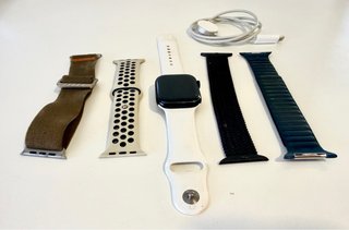 Apple Watch Series 7 GPS + Cellular