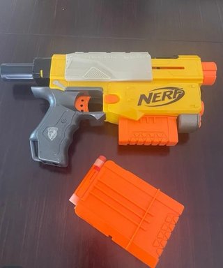 Pistola Nerf Recon CS-6 con cargador