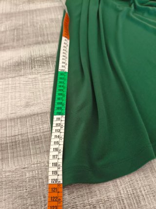 Vestido largo verde con caída