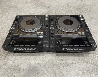 2x Pioneer CDJ-2000 Nexus