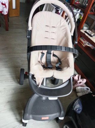 Carrito de bebé color beige