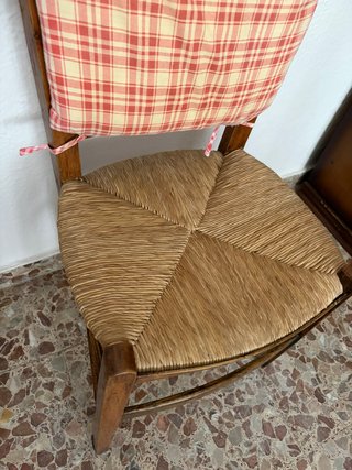 PAREJA DE SILLAS RÚSTICAS-MADERA ASIENTO DE ENEA