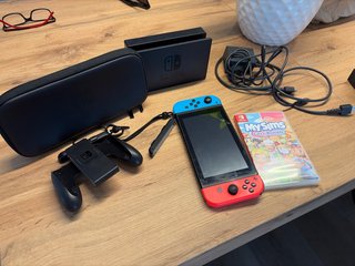 Nintendo Switch Azul/Rojo + Accesorios