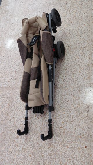 Silla de paseo infantil color beige