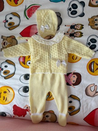 Conjunto hilo bebé amarillo Talla 3 meses