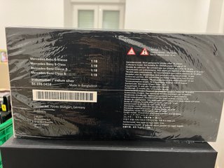 Miniatura Mercedes B-Klasse Prata 1/18 Coleção