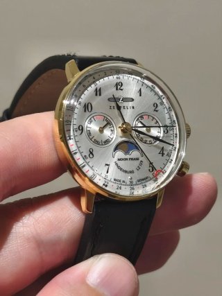 Reloj Zeppelin LZ129 Hindenburg Moon Phase