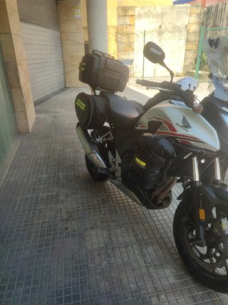 Honda CB500X Adventure Blanca y Roja
