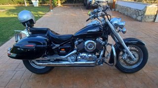 Yamaha Drag Star 650 Negra, muy buen estado.