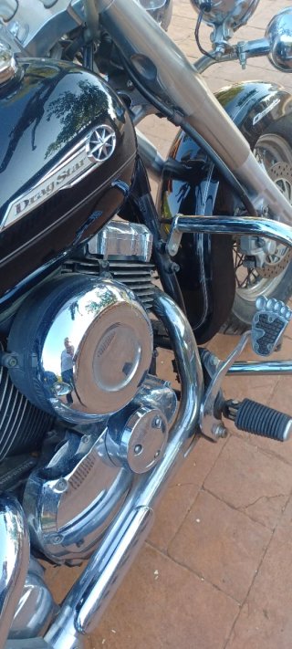 Yamaha Drag Star 650 Negra, muy buen estado.