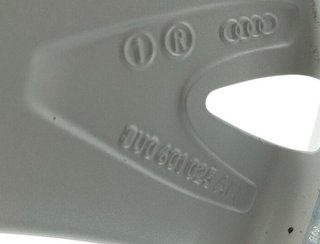 Llanta audi 2374939 8u0601025am q3 2.0 tdi quattro