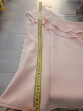 Camiseta asimétrica volantes rosa