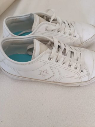 Lote de zapatillas deportivas blancas y rosas